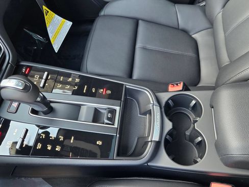 New 2026 Porsche Macan AWD/4WD image 23