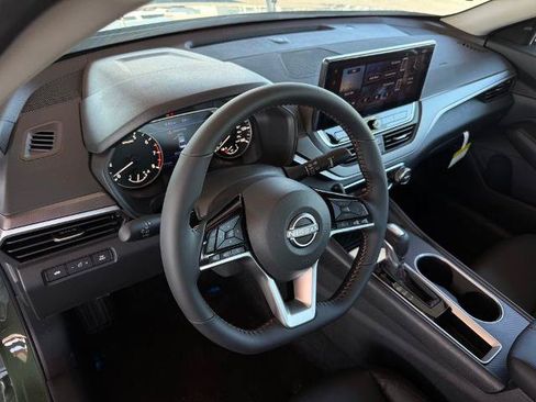 New 2026 Nissan Altima 2.5 SR w/ SR Midnight Edition Package FWD image 18