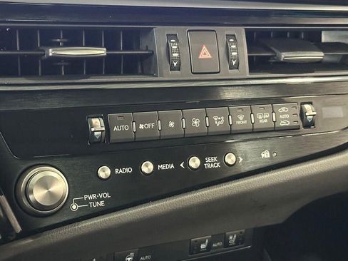 Used 2024 Lexus ES 350 w/ Premium Package FWD image 12
