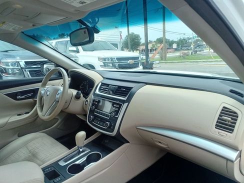 Used 2017 Nissan Altima 2.5 SV w/ Convenience Package FWD image 17
