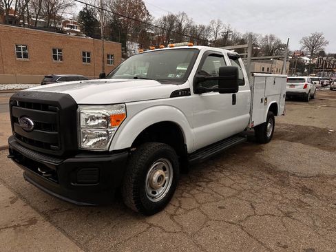Used 2016 Ford F250 XL w/ FX4 Off-Road Package image 4