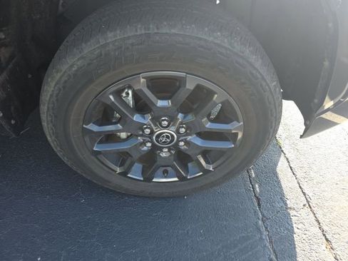 Used 2023 Toyota Tundra Platinum image 9