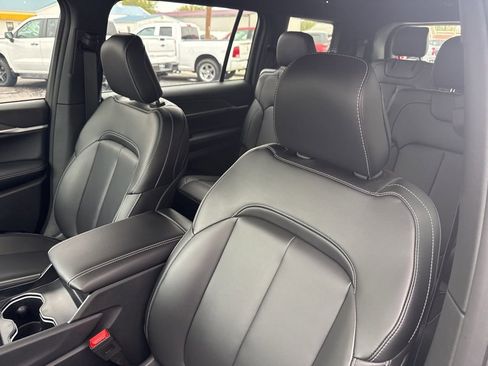 New 2025 Jeep Grand Cherokee L Limited w/ Black Appearance Package image 13