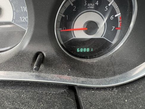 Used 2013 Chrysler 200 Limited image 7