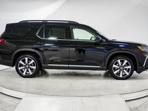 Used 2023 Honda Pilot Touring image 11