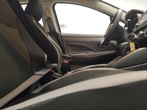 Used 2025 Nissan Versa S w/ Trunk Package FWD image 21