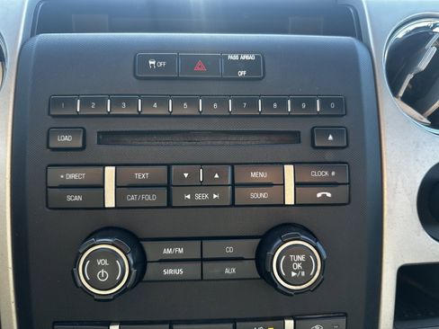 Used 2011 Ford F150 XLT w/ XLT Convenience Pkg image 17