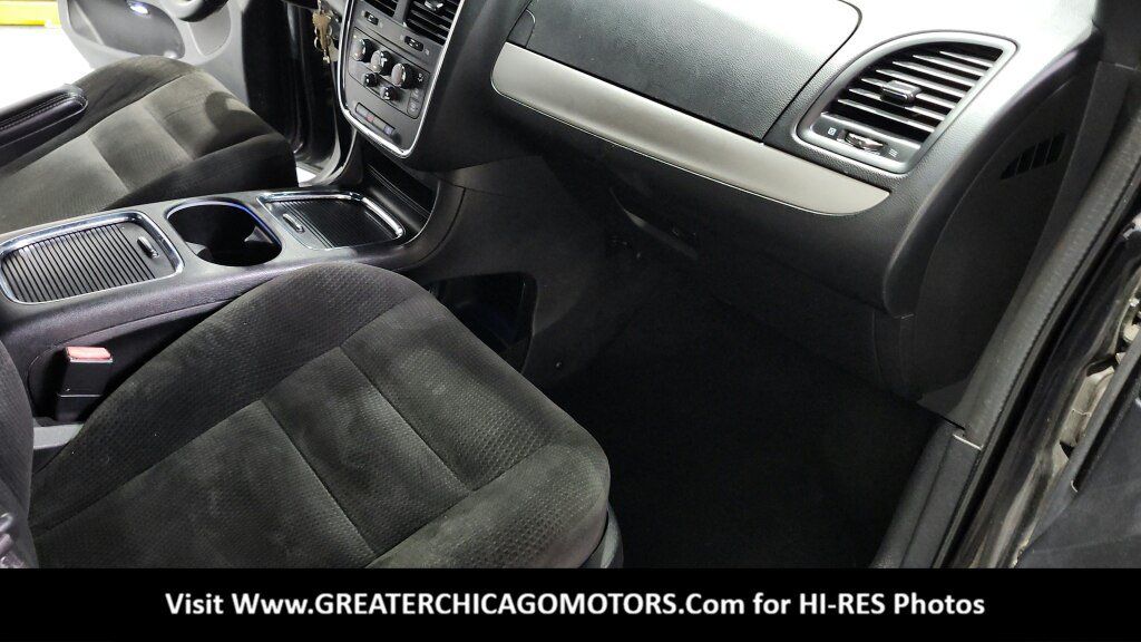 Used 2015 Dodge Grand Caravan SXT w/ Blacktop Package FWD image 36