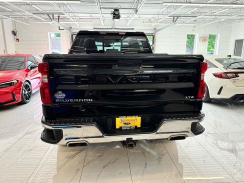 Used 2022 Chevrolet Silverado 1500 LTZ w/ LTZ Premium Package AWD/4WD image 6