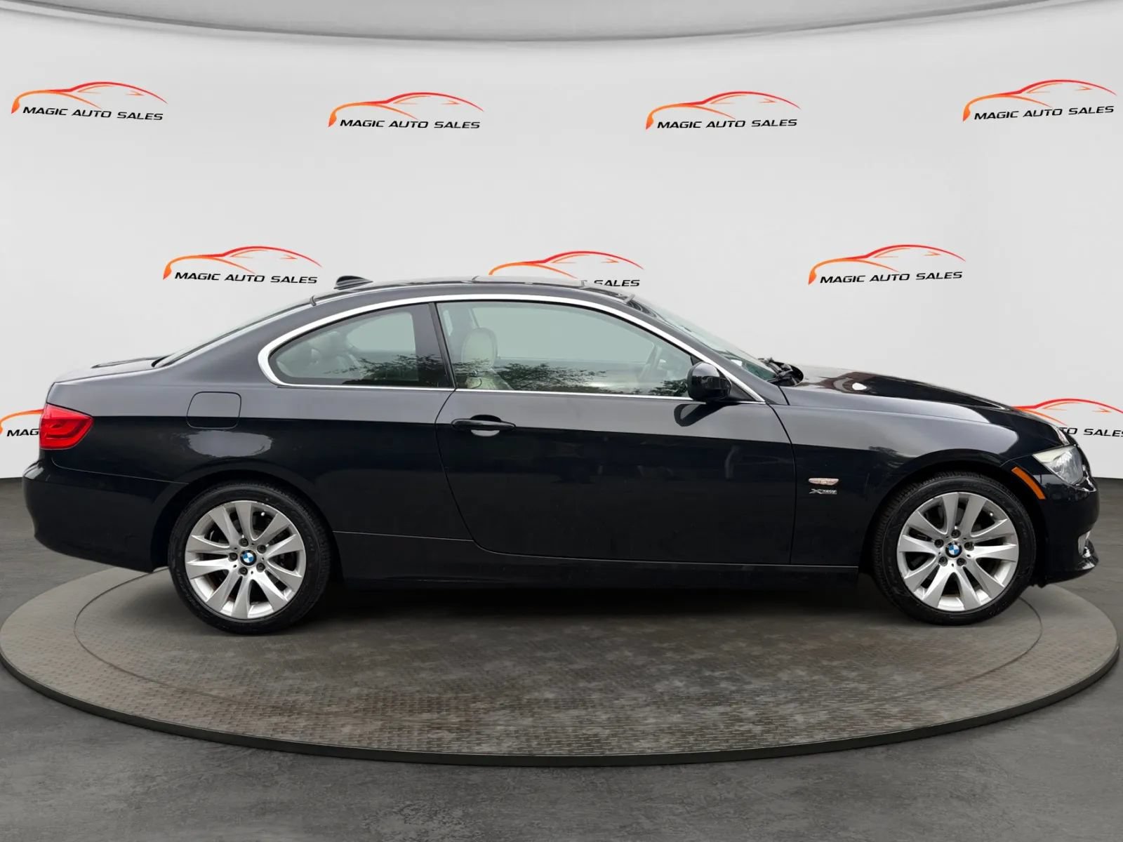Used 2013 BMW 328i xDrive Coupe AWD/4WD image 6