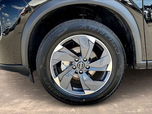 Used 2025 Nissan Rogue SV FWD image 36