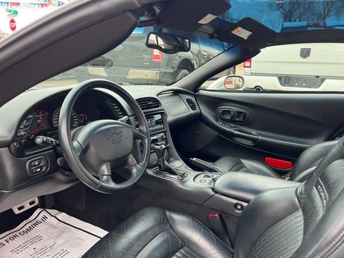 Used 2004 Chevrolet Corvette Coupe w/ Roof Package image 13