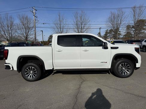 Used 2022 GMC Sierra 1500 AT4 w/ AT4 Premium Package image 3