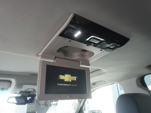 Used 2017 Chevrolet Suburban Premier image 31