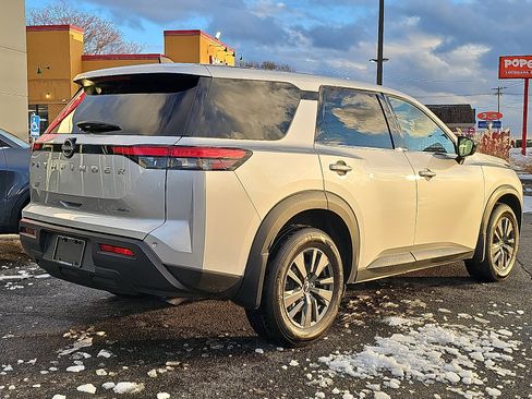 Certified 2023 Nissan Pathfinder S image 6