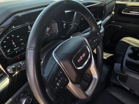 Used 2023 GMC Sierra 1500 Elevation w/ X31 Off-Road Package AWD/4WD image 12