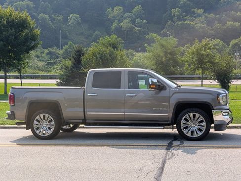 Used 2017 GMC Sierra 1500 SLT w/ SLT Premium Package AWD/4WD image 3