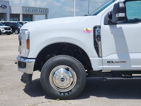 New 2026 Ford F350 XL w/ XL Chrome Package AWD/4WD image 9