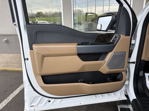 Used 2023 Ford F150 Lariat image 11