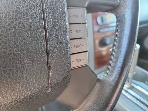 Used 2005 Ford F150 XLT AWD/4WD image 11