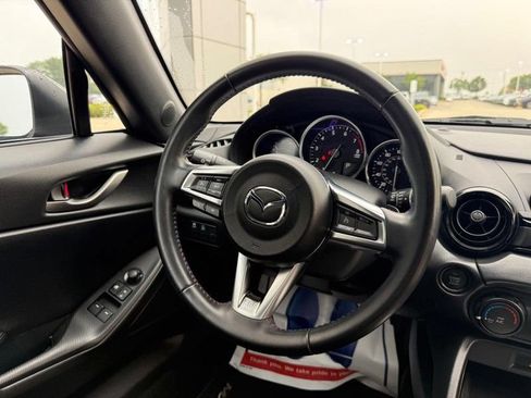Used 2016 MAZDA MX-5 Miata Sport RWD image 13