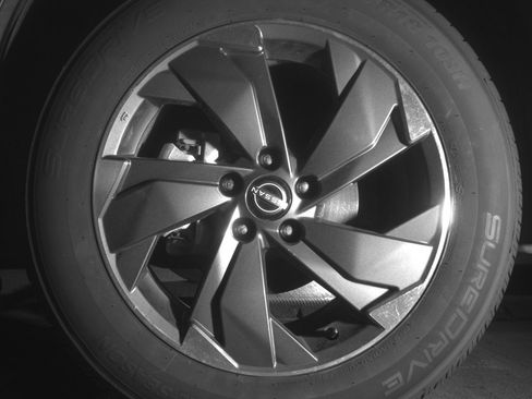 Used 2025 Nissan Rogue SV FWD image 12