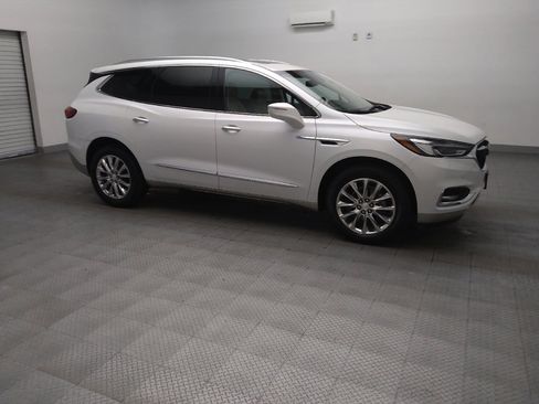 Used 2020 Buick Enclave Premium w/ Sun and Sites Package FWD image 11