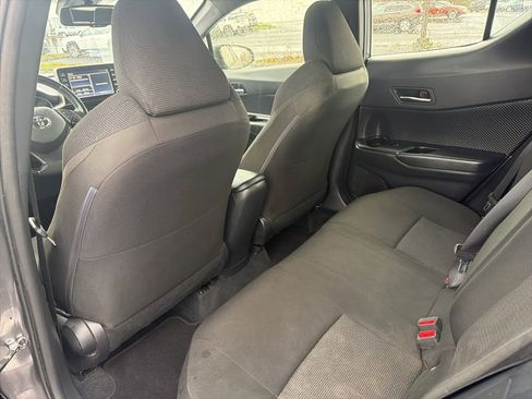 Used 2019 Toyota C-HR XLE image 18