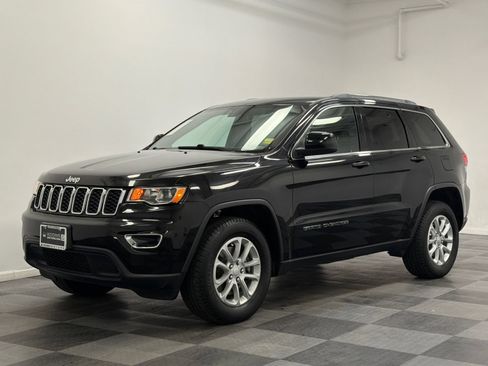 Used 2021 Jeep Grand Cherokee Laredo AWD/4WD image 1