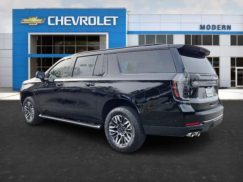 New 2026 Chevrolet Suburban Z71 w/ Comfort Package image 3