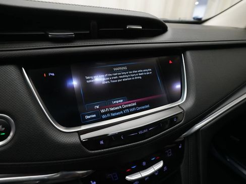 Used 2018 Cadillac XT5 Luxury w/ Driver Awareness Package AWD/4WD image 6
