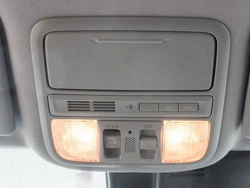 Used 2016 Honda Pilot Touring image 35