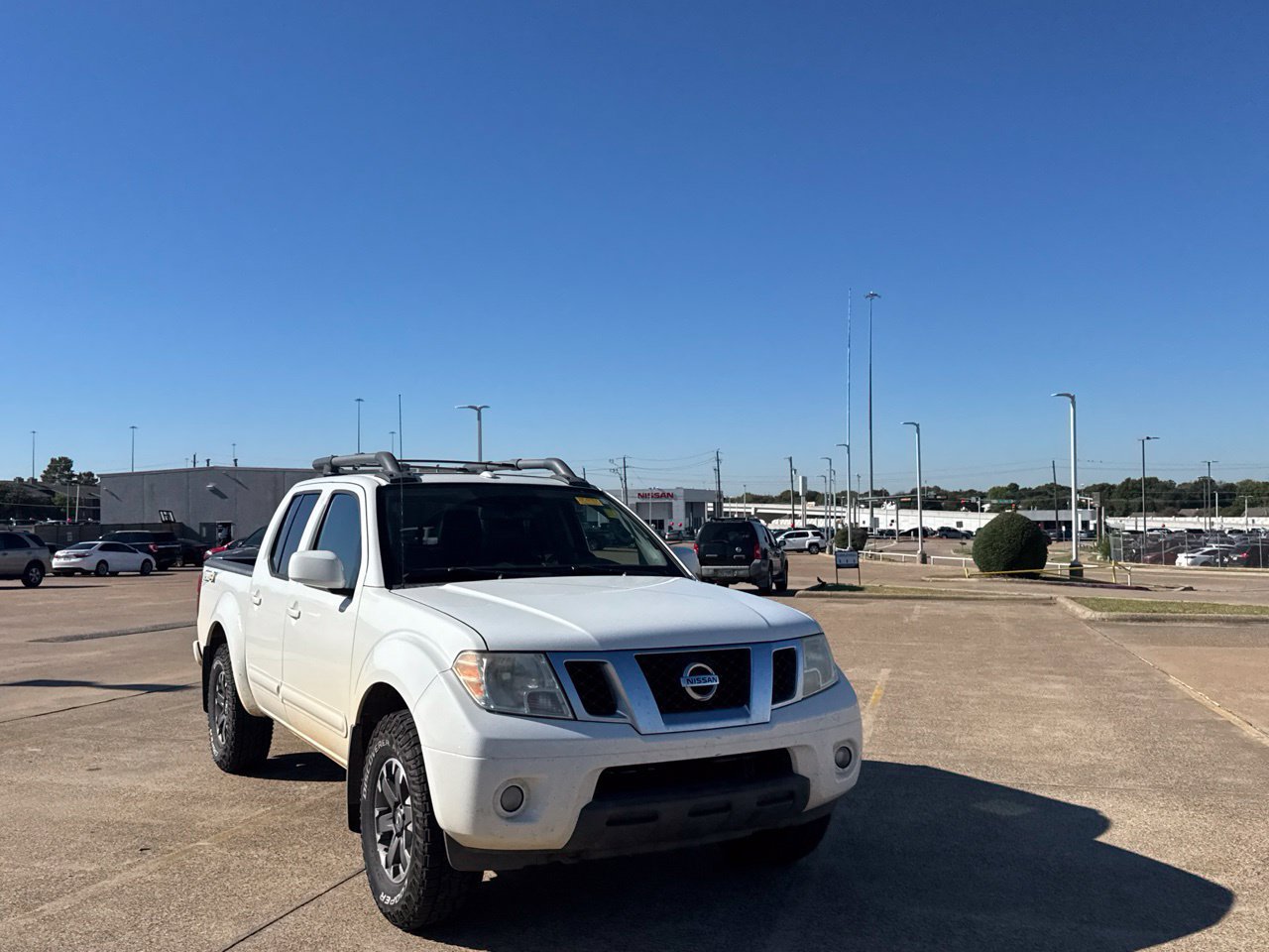 Used 2015 Nissan Frontier PRO-4X w/ Pro-4x Luxury Package AWD/4WD image 3