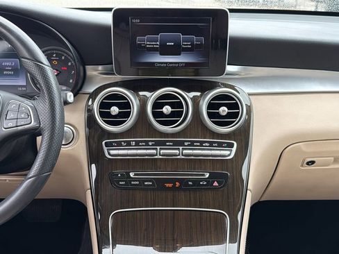 Used 2016 Mercedes-Benz GLC 300 image 31