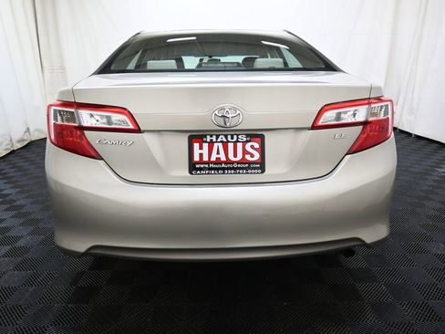 Used 2014 Toyota Camry LE image 18