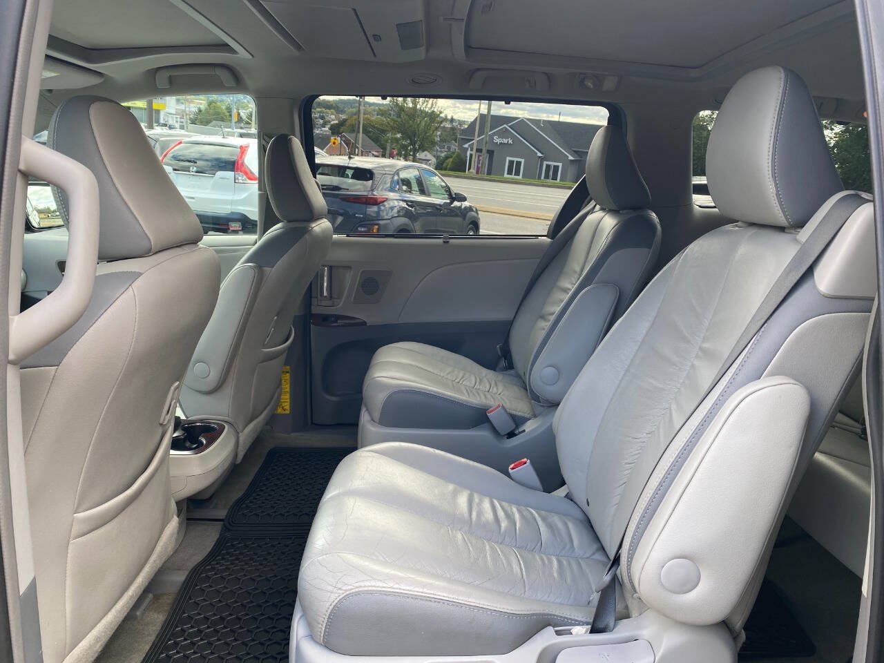 Used 2012 Toyota Sienna Limited w/ Premium Pkg AWD/4WD image 21