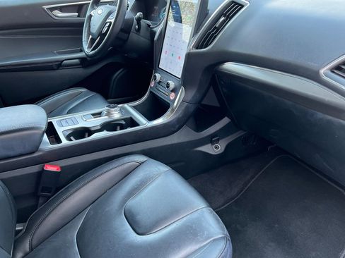 Used 2022 Ford Edge Titanium image 15