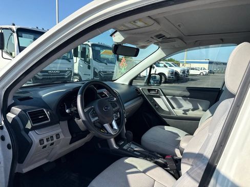 Used 2018 Subaru Forester 2.5i Premium AWD/4WD image 7