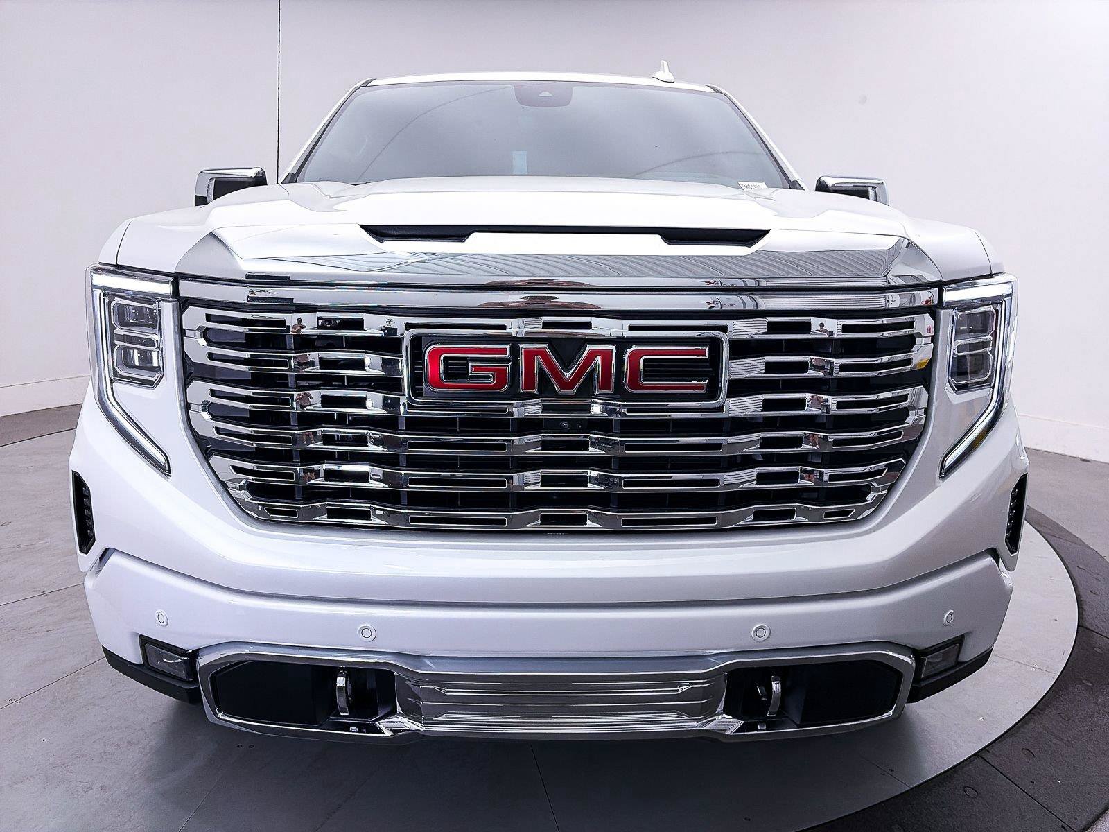 Used 2025 GMC Sierra 1500 Denali AWD/4WD image 16