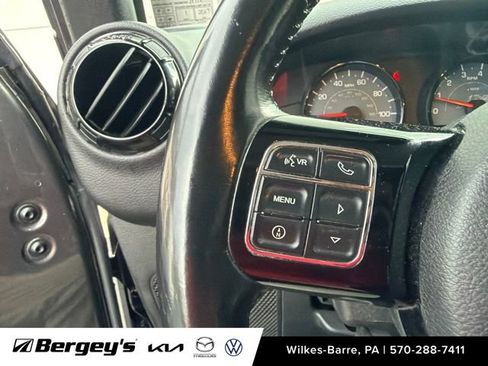 Used 2016 Jeep Wrangler Unlimited Sahara AWD/4WD image 8