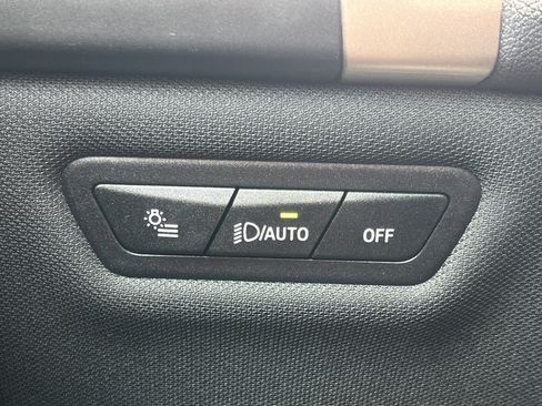 Used 2024 BMW iX xDrive50 w/ Sport Package AWD/4WD image 10
