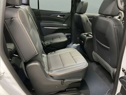 New 2026 Chevrolet Traverse High Country FWD image 32