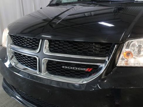 Used 2019 Dodge Grand Caravan SXT FWD image 30