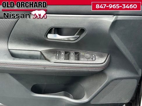 Used 2025 Nissan Kicks SR image 9