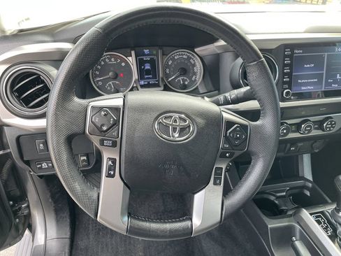 Used 2022 Toyota Tacoma SR5 w/ SR5 Appearance Package (SM) AWD/4WD image 16