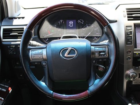 Used 2018 Lexus GX 460 Luxury AWD/4WD image 27