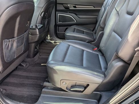 Used 2025 Kia Telluride S FWD image 30