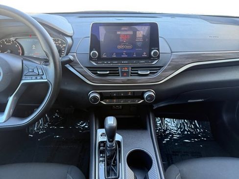Used 2025 Nissan Altima 2.5 SV AWD/4WD image 15