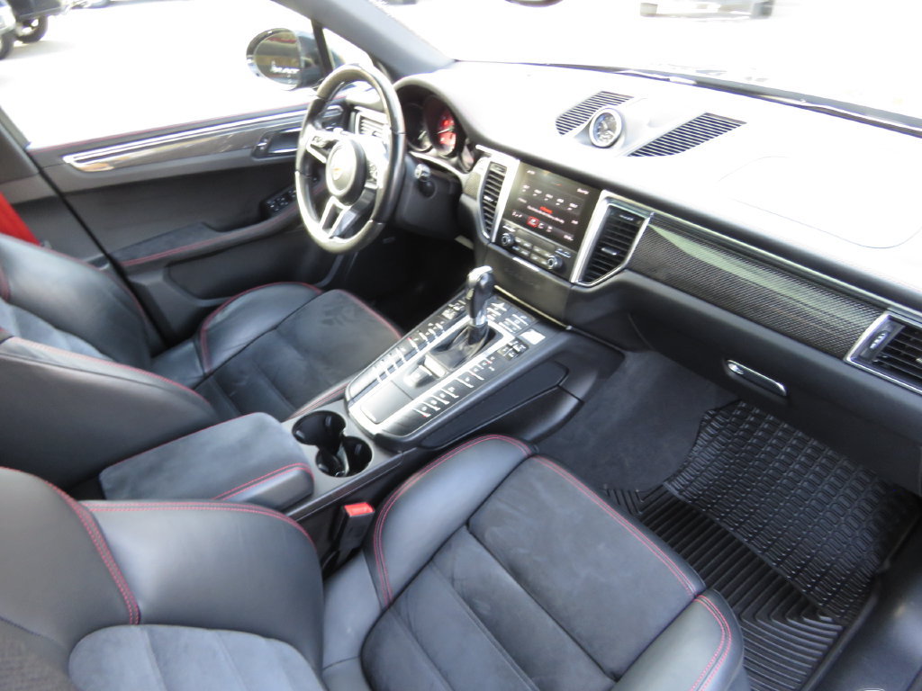Used 2017 Porsche Macan GTS AWD/4WD image 14