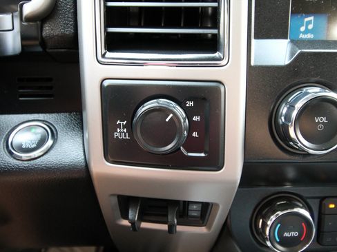Used 2019 Ford F350 Lariat w/ Lariat Ultimate Package AWD/4WD image 34
